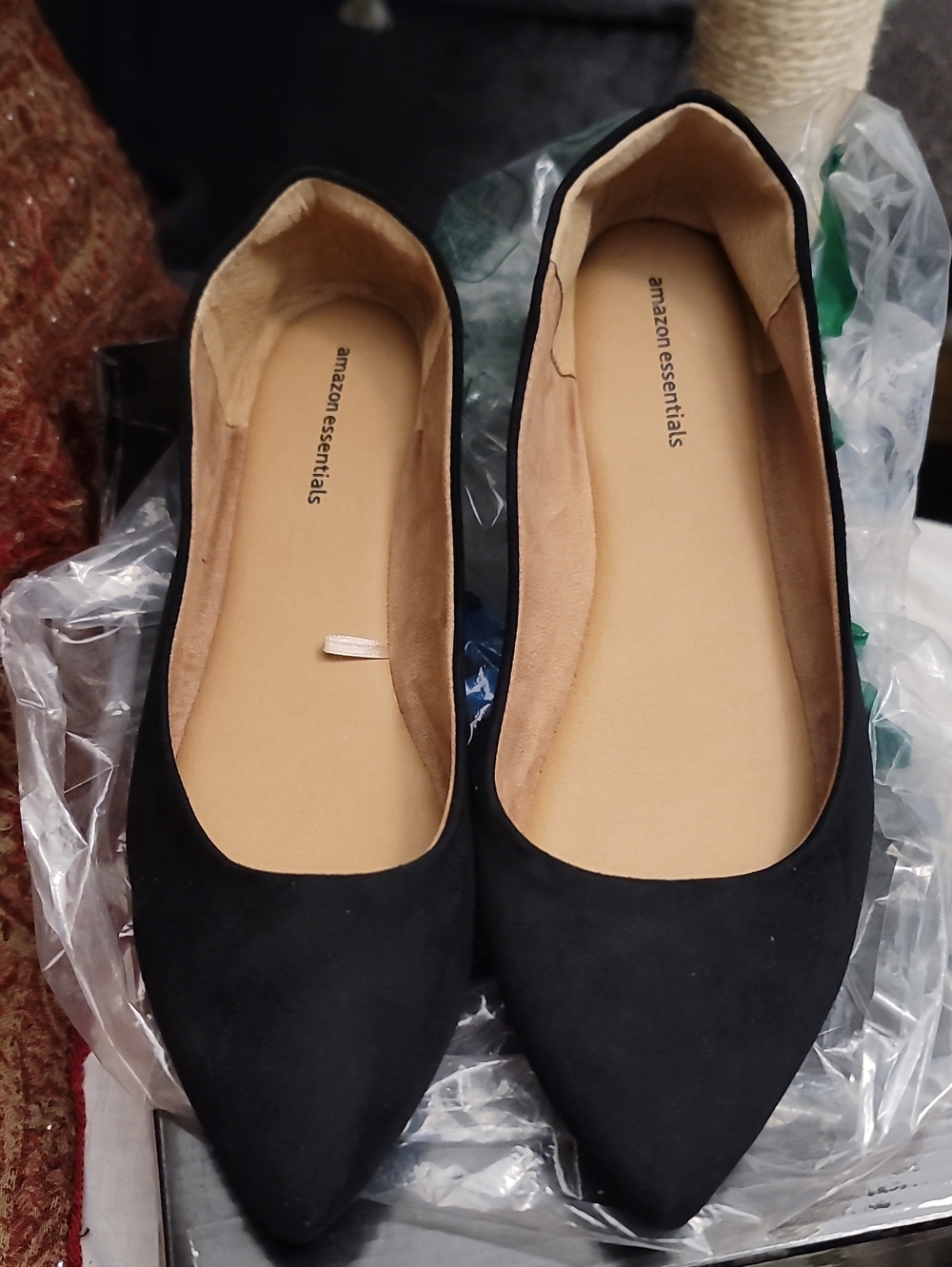sz 9 Amazon Essentials Black Pointed Toe Flats for Women